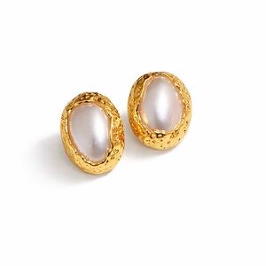 Elegant Gold and Pearl Stud Earrings